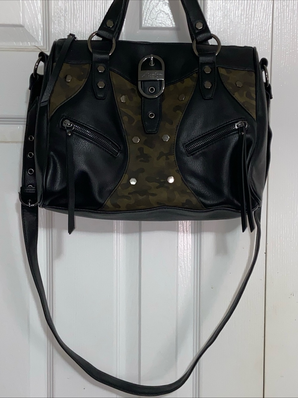 Jessica Simpson Black & Olive Camo Crossbody Satchel
